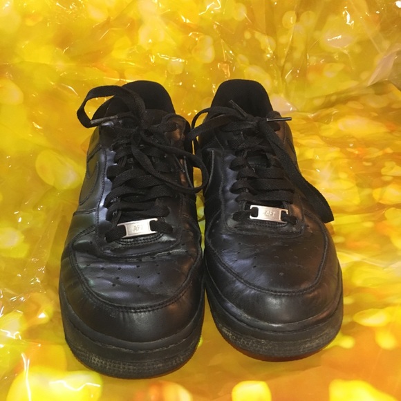 Nike Air Force 1 men’s shoes size 9, used black Nike Air Force 1 men’s shoes size 9, used black